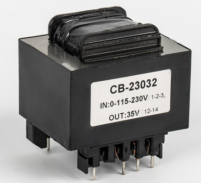 ¿Qué precauciones se deben tomar durante la instalación y uso de transformadores tipo pin de baja frecuencia?